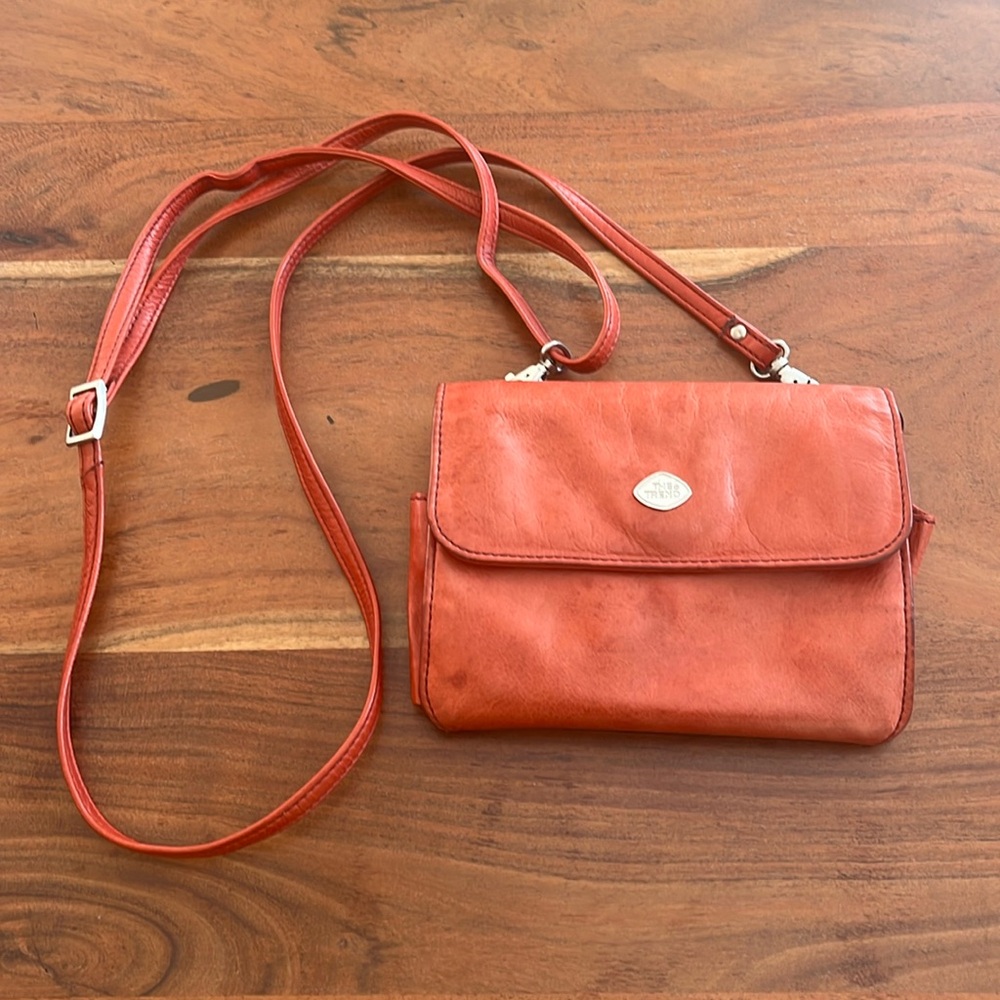 Vintage leather cross body by the Trend.
